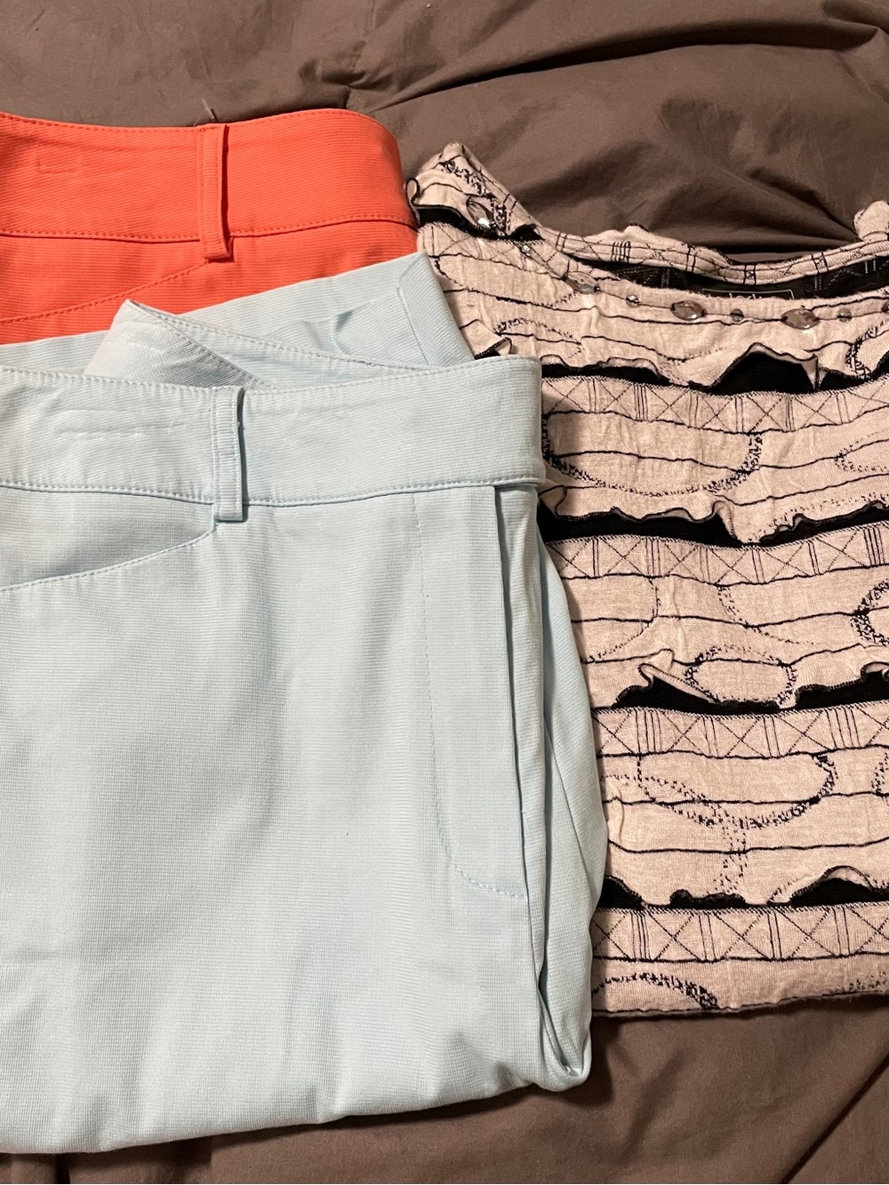 New 2 Talbots Coral & Blue Womens Bermuda Shorts Size 8/B&W top w/ruffles size S - Picture 2 of 16
